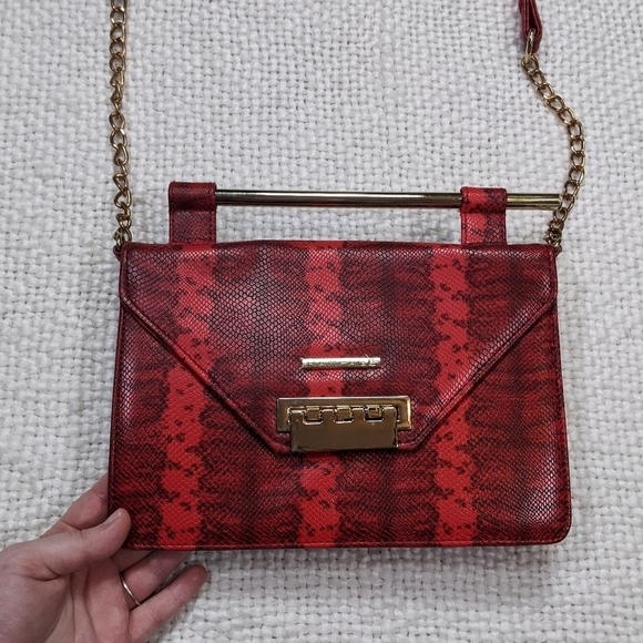 New‎ Rampage Wild Snake Red Faux Snake Skin Crossbody Bag with Gold Hardware - Picture 4 of 7